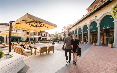 serravalle outlet orari